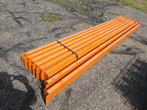 lot 6 image: 8 Pallet Racking Beams