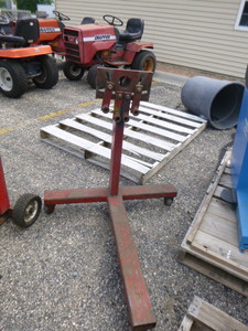 lot 14 image: Heavy Duty Engine Stand