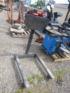 lot 15 image: Heavy Duty Engine Stand