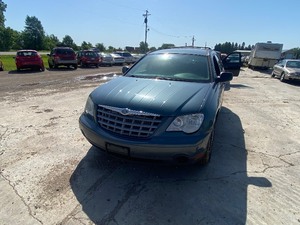 lot 8 image: 2007 Chrysler Pacifica