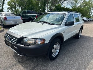 lot 6 image: 2002 VOLVO V70 XC All-Wheel Drive (NO RESERVE)
