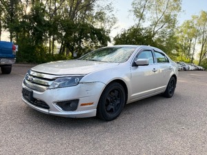 lot 9 image: 2011 FORD FUSION SE (NO RESERVE)