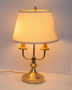 lot 563 image: Gold Tone Table Lamp