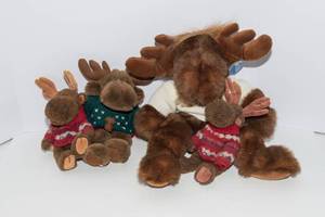 lot 565 image: Moose Stuffed Animals