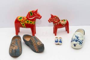 lot 578 image: Dala Horses and Clogs