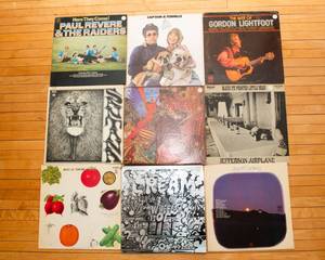 lot 587 image: Set of Nine Vintage 1970s LP Vinyl Albums