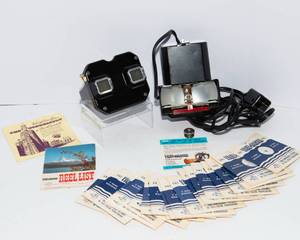 lot 590 image: Vintage Sawyers View-Master with Reels and Clip-On Light