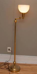 lot 607 image: Gold Tone Reading Lamp