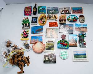lot 614 image: Variety of Magnets