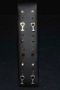 lot 646 image: Seven Pairs of Earrings