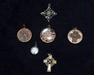 lot 660 image: Miscellaneous Necklace Pendants