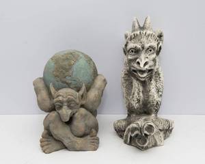 lot 640 image: Resin Gargoyle