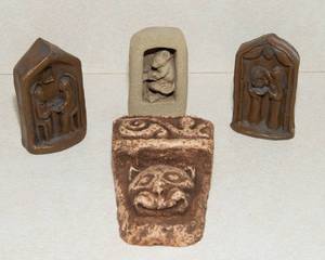 lot 680 image: Small Wallhanging - Resin and Cement
