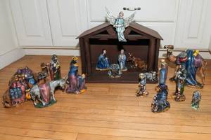 lot 702 image: Vintage Nativity Set