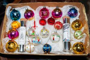lot 708 image: Vintage Christmas Ornaments