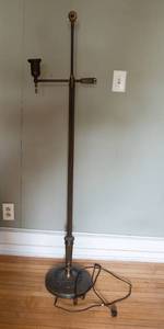 lot 769 image: Antique Brass Floor Lamp