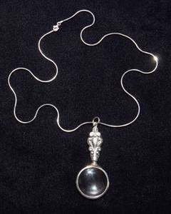 lot 851 image: .925 Sterling Silver Magnifying Glass Pendant Necklace