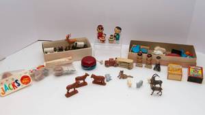 lot 836 image: A Large Variety of Tiny Vintage Childrens Toys