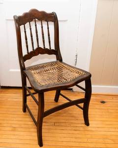 lot 850 image: Antique Wooden Victorian Cane Seat Side Chair