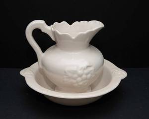 lot 856 image: White Vintage Wash Basin and Pitcher Set