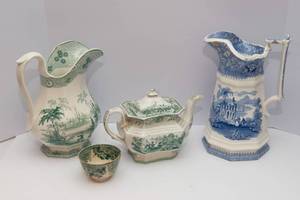 lot 844 image: AntiqueVintage Pitchers and Teapot