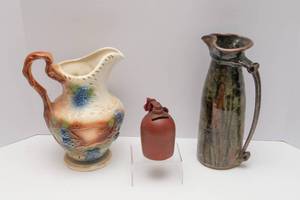 lot 883 image: A Collection of Ceramic Items