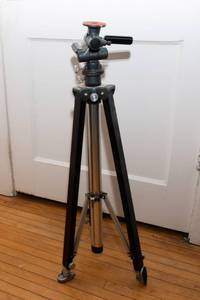 lot 881 image: Davis and Sanford Co., Inc. Compact Tripod model CBB