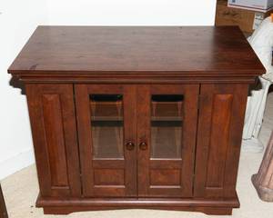 lot 829 image: Laminate TV Cabinet with Sides that Open (36 x 20 x 29)