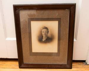 lot 887 image: Antique Portrait - Matted and Framed (16.25 x 19.25)