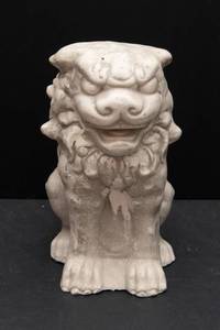 lot 512 image: Lion Guardian