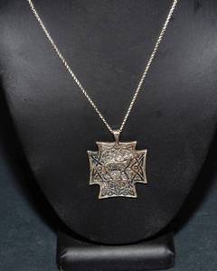 lot 669 image: Sterling Silver Celtic Deer Necklace