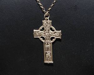 lot 716 image: Sterling Silver Iona Cross Necklace