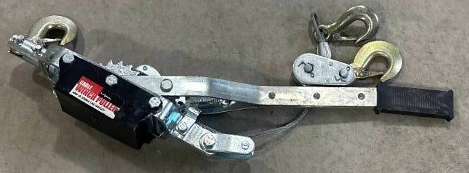 lot 15 image: Haul Master 8000lb Winch Puller Come a Long