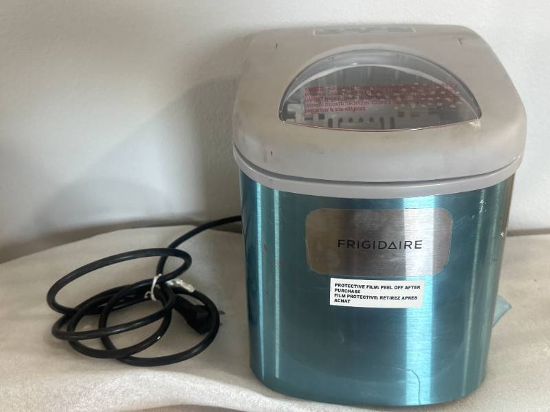 lot 23 image: Frigidaire Ice Maker (plastic still on it)