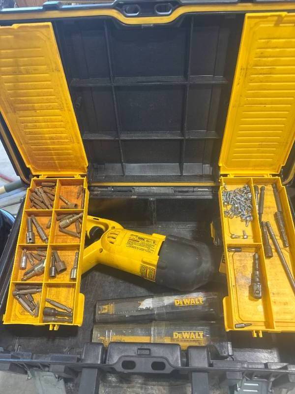 lot 28 image: Dewalt Reciprocating Saw 20v with Blade, Bits, Case