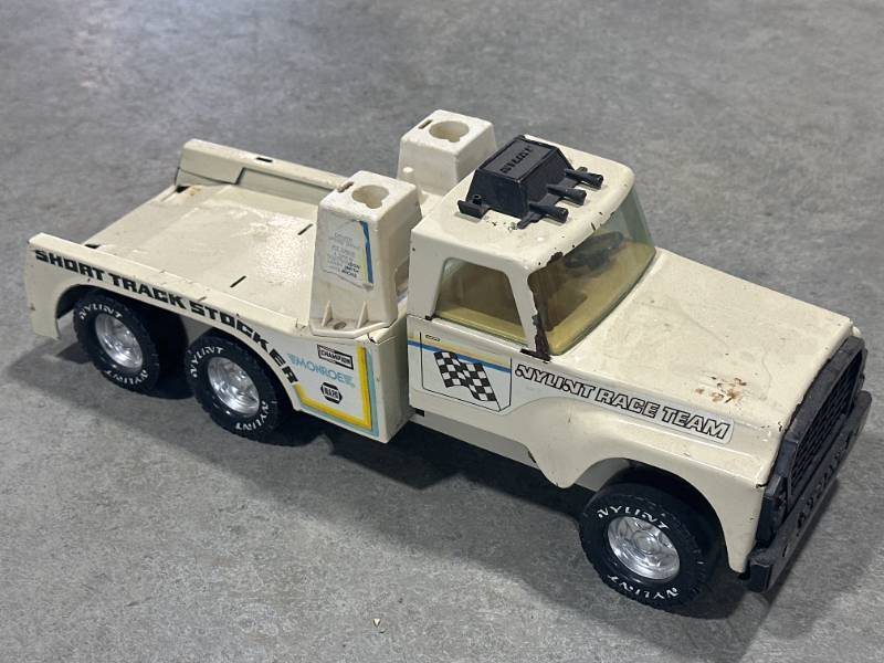 lot 45 image: 1980s Nylint Race Team Short Track Stocker Car Hauler