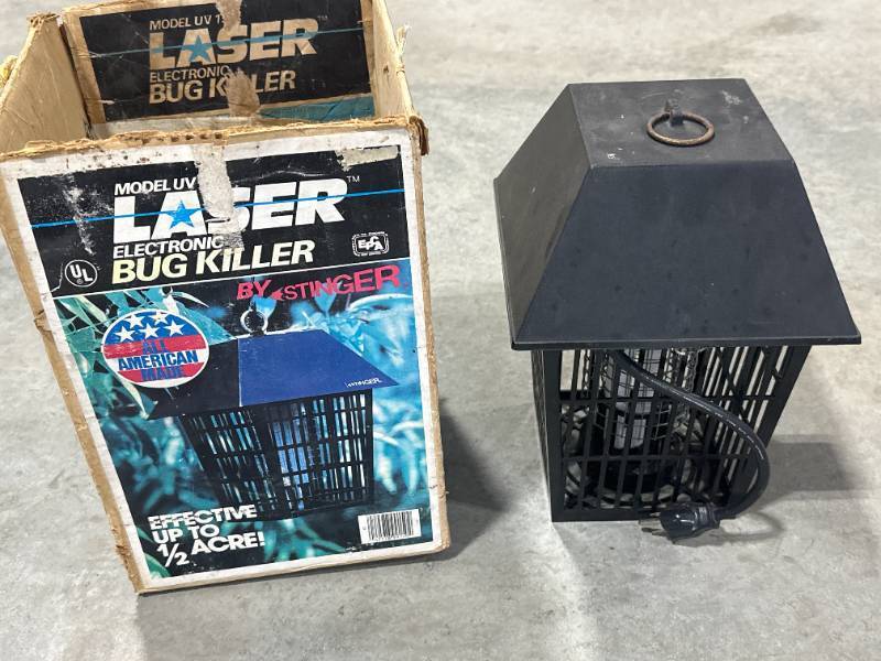 lot 48 image: Electric Bug Killer