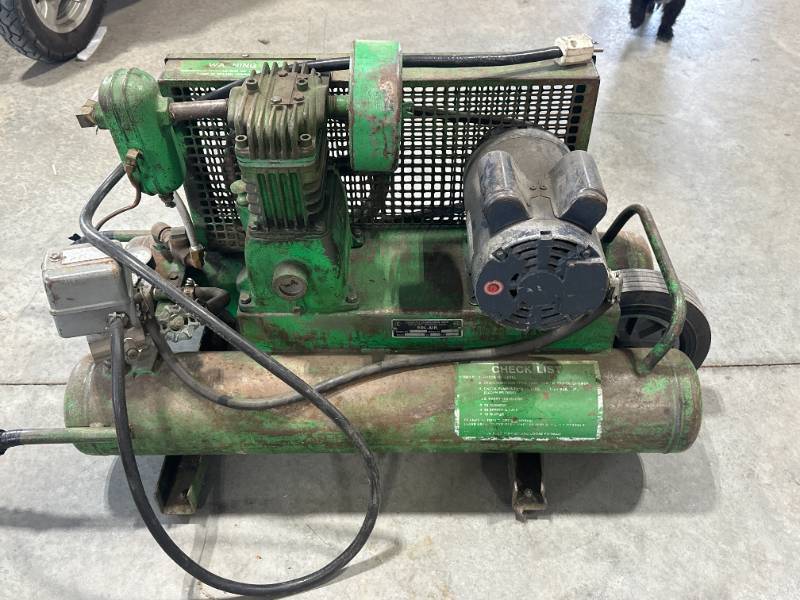 lot 50 image: Rol-Air 1 12hp Air Compressor with Hose