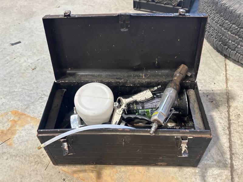 lot 71 image: Toolbox with Tools