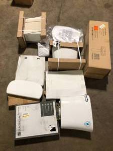 lot 5 image: Lot of Assorted Bathroom Items Various Models and Conditions Customer Returns See Pictures