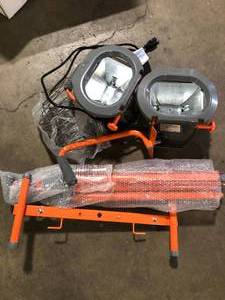 lot 29 image: HDX 1200-Watt Halogen Tripod Work Light    Customer Returns See Pictures