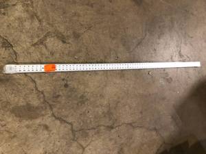 lot 38 image: Lot of 5 Aluminum Rulers   Customer Returns See Pictures