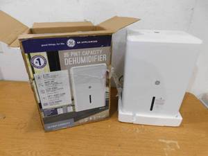 lot 17 image: GE 35 pt. Dehumidifier with Smart Dry for Bedroom, Basement or Very Damp Rooms up to 3000 sq. ft. in White, ENERGY STAR