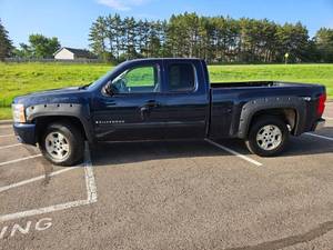 2007 Chevy Silverado - 1 Owner!!