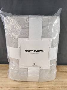 lot 50 image: Brand New Cozy Earth 2-Pack Bamboo Bath Towels, Light Grey, 30 x 58 $140 Retail