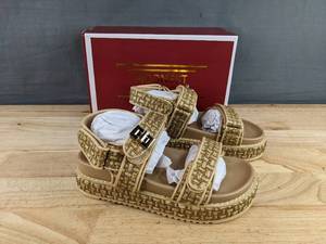 lot 78 image: Brand New Moonest Brand Womens Size 6 Raffia Platform Wedge Sandals