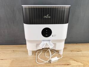 lot 80 image: iPettie Automatic WiFi Pet Feeder