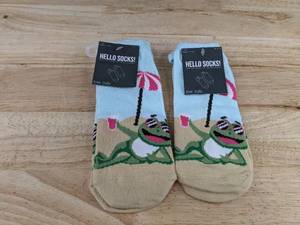 lot 181 image: 2 Brand New Pairs of Womens Hello Socks Low Cut Size 4-10