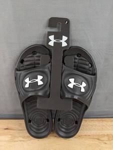 lot 43J image: Brand New Under Armour Size 6 Youth Black Slide Sandals