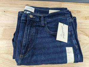 lot 301 image: Brand New Universal Thread Womens High Rise Flare Jeans, Size 12 Regular